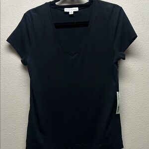 White + Warren Black Short Sleeve V-Neck Top